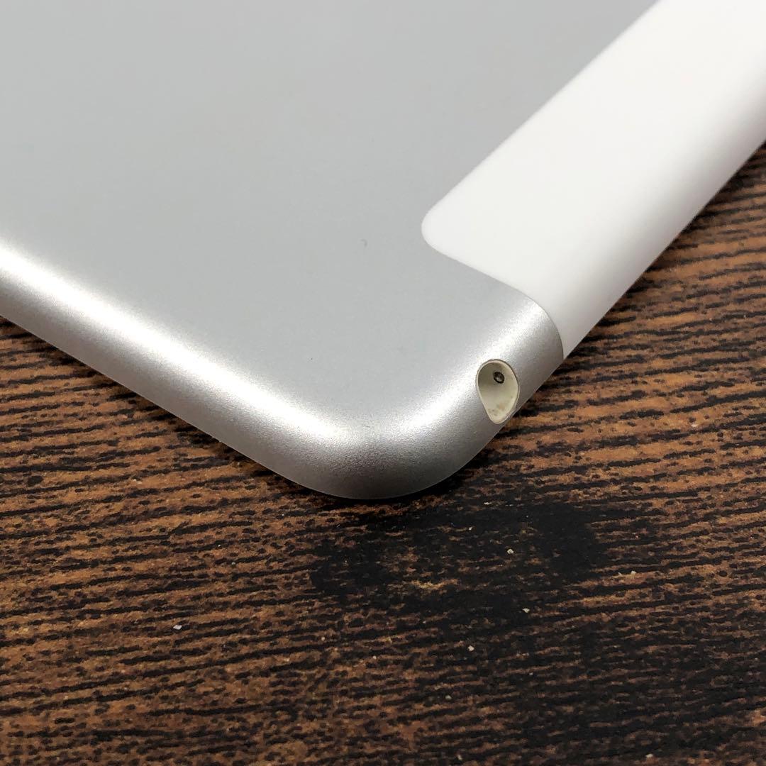 美品 iPad mini 4 64GB au MK732J/A シルバー