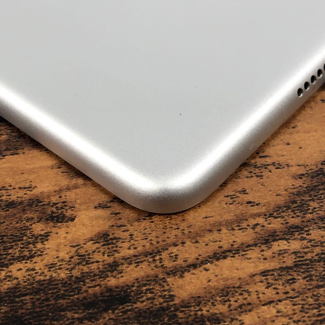 美品 iPad mini 4 64GB au MK732J/A シルバー