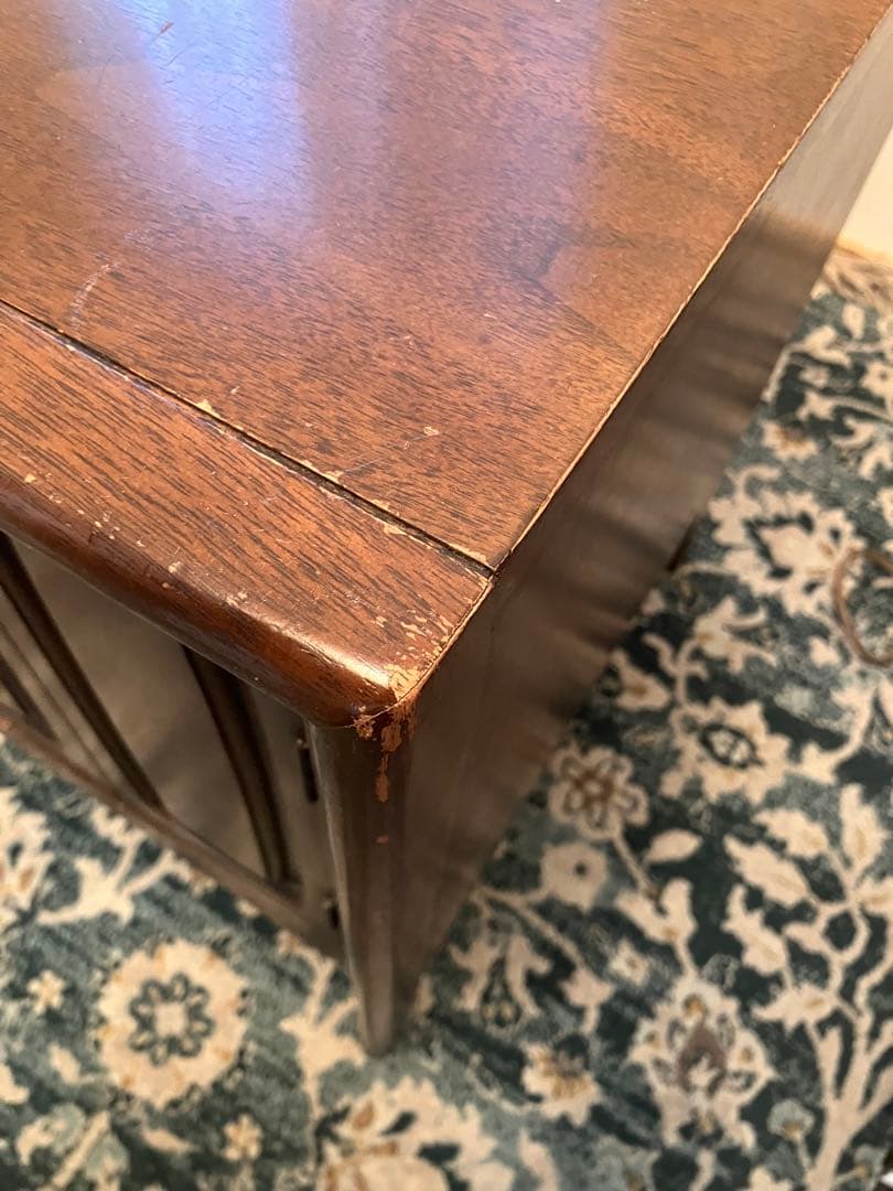 アメリカBROYHILL 社製Emphasisシリーズのビンテージナイトテーブル