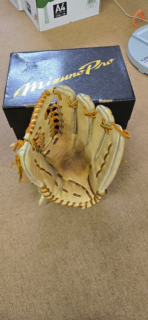 硬式用ミズノプロ　 グローブ 右投げ用 　ブロンド※コルク　サイズ18N