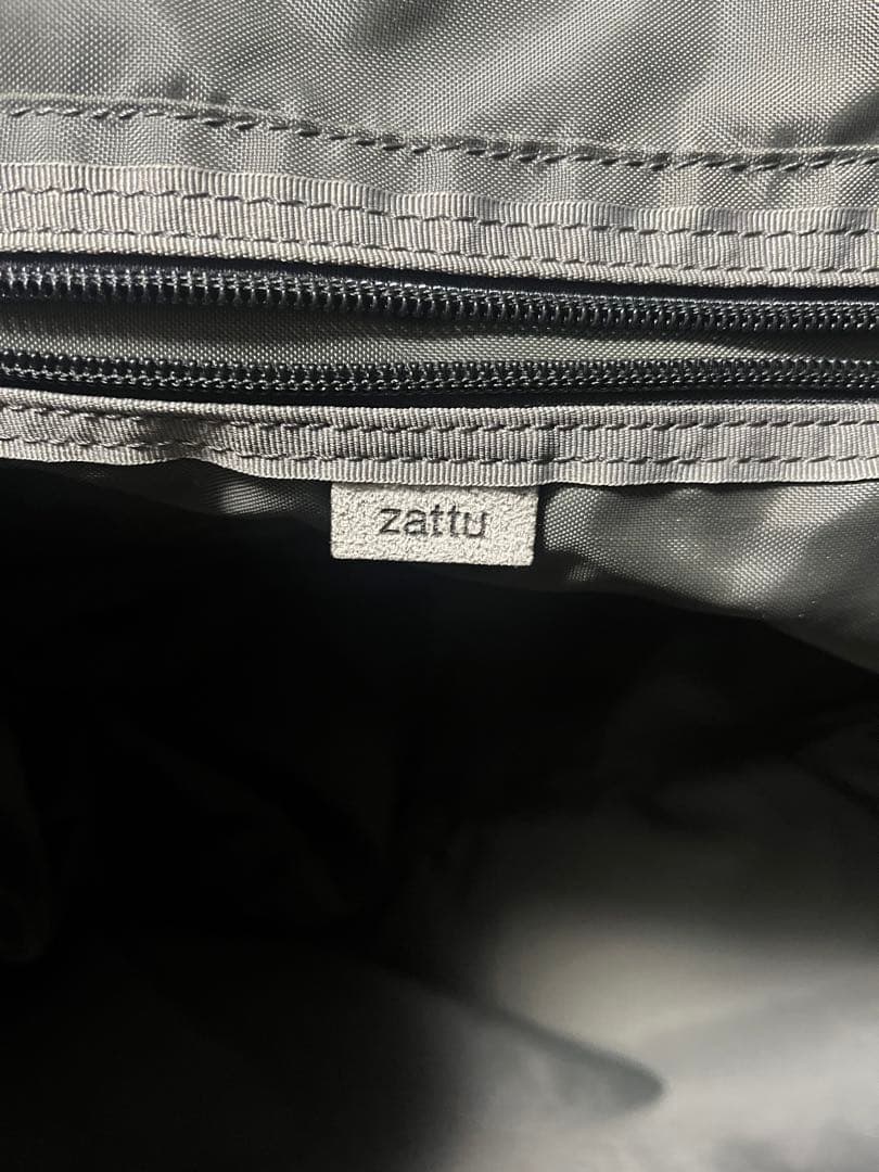 新品同様　Zattu ショルダーバック