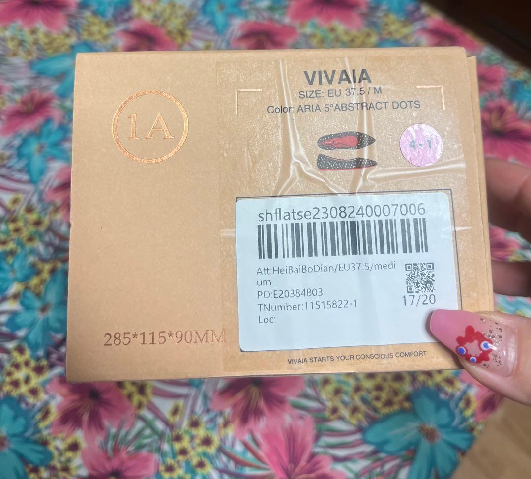 大人気完売　VIVAIA フラットシューズ　サイズ37.5 黒ドット