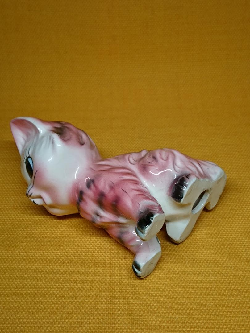 【美品】ねこ　猫　陶器　オブジェ　置物　インテリア　工芸品　美術品　A3379