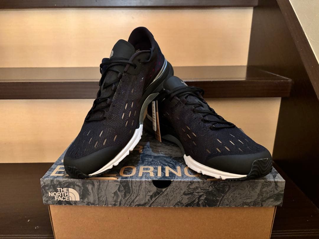 ノースフェイス　ランニングシューズ　ブラック　新品　27.5cm