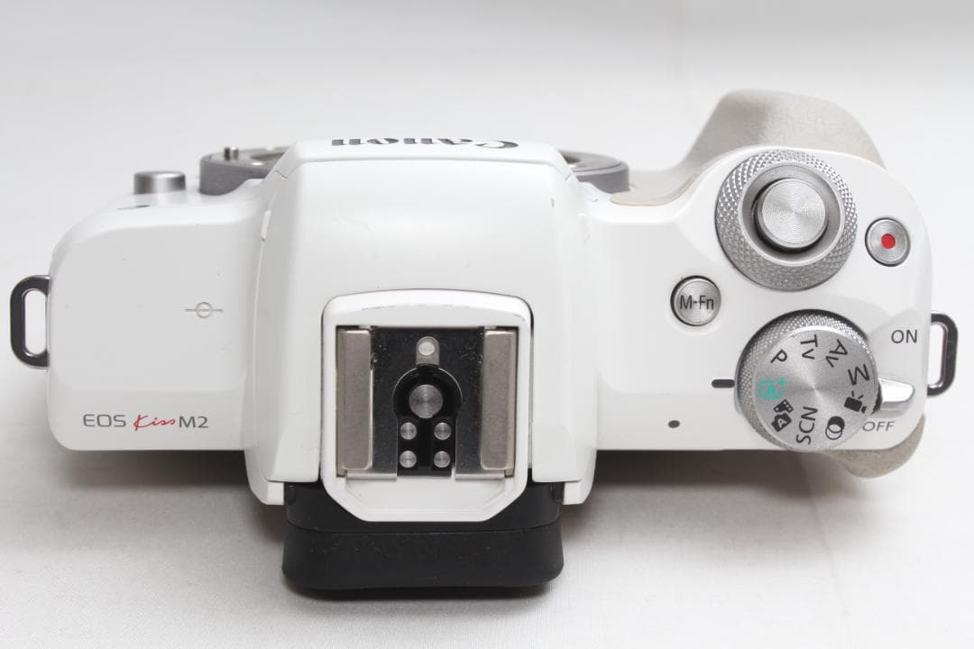❤️超人気最新モデル❤️Canon EOS Kiss M2 ホワイト
