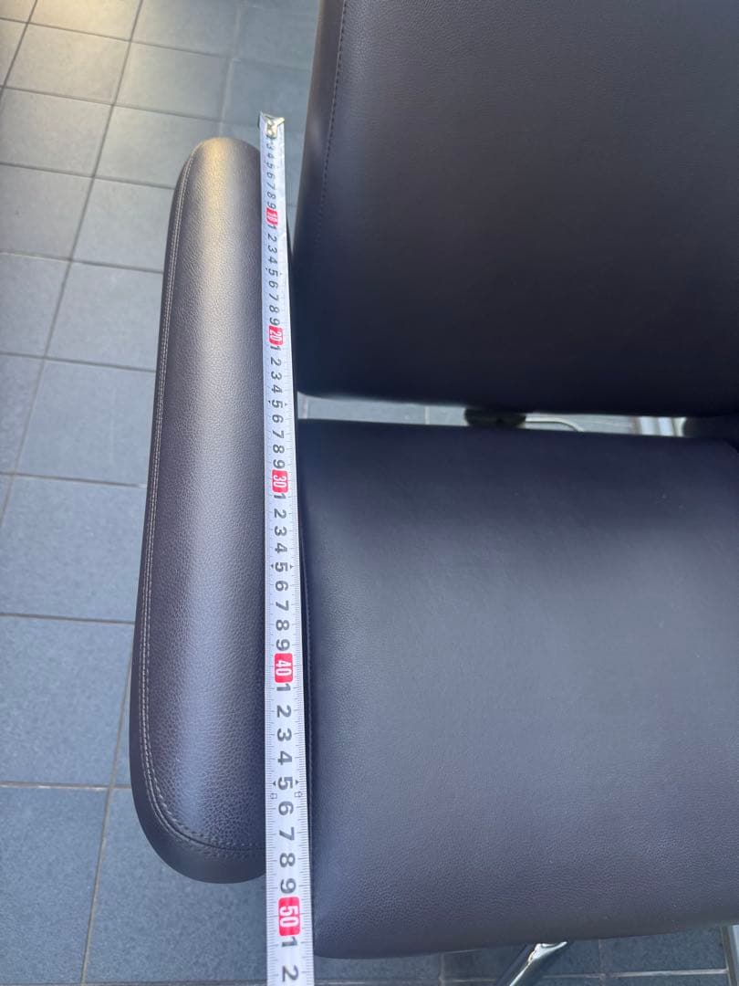 2台在庫あり　美容室　スタイリングチェア　ビューティガレージ ス 回転式チェア