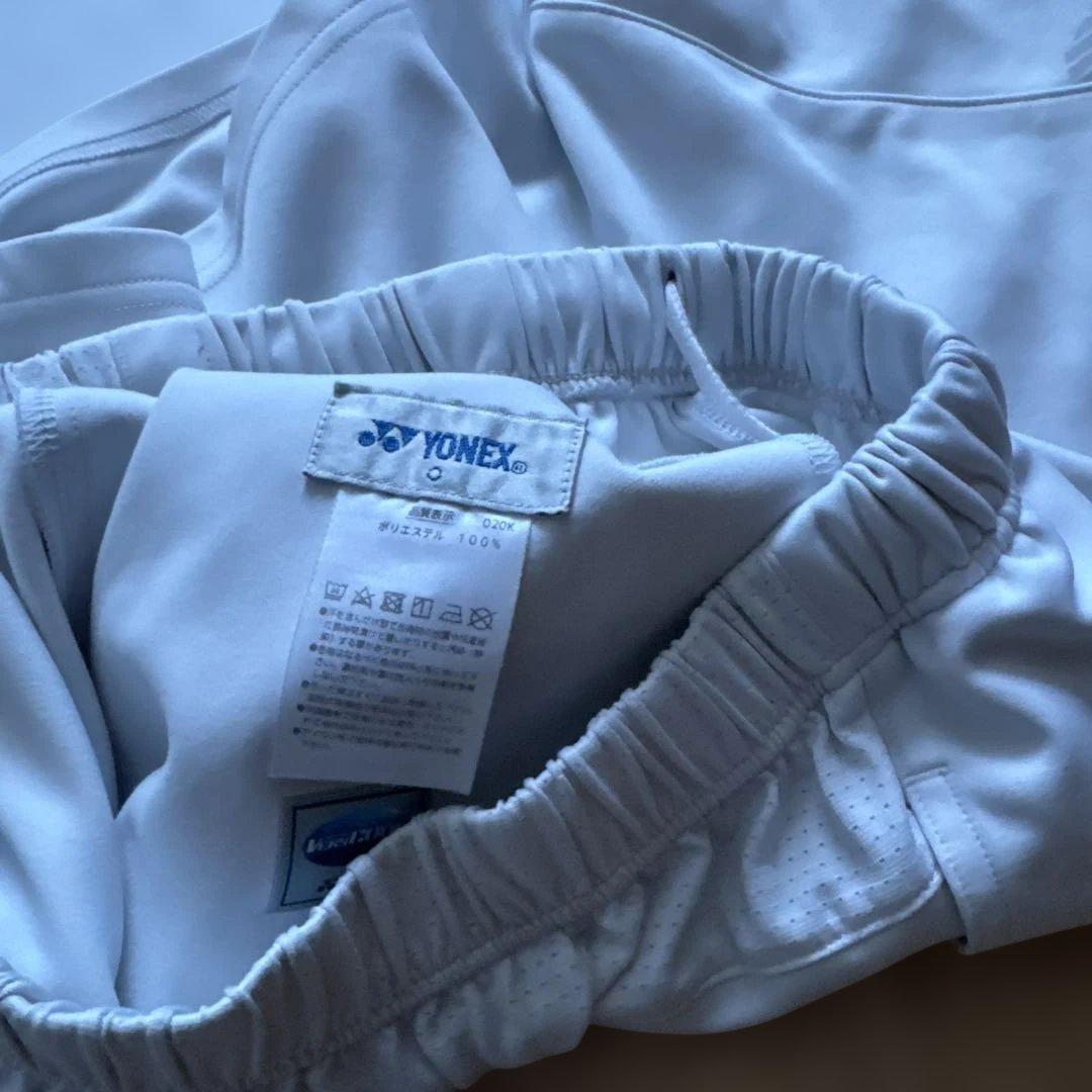 YONEX ホワイト ハーフパンツ　Oサイズ