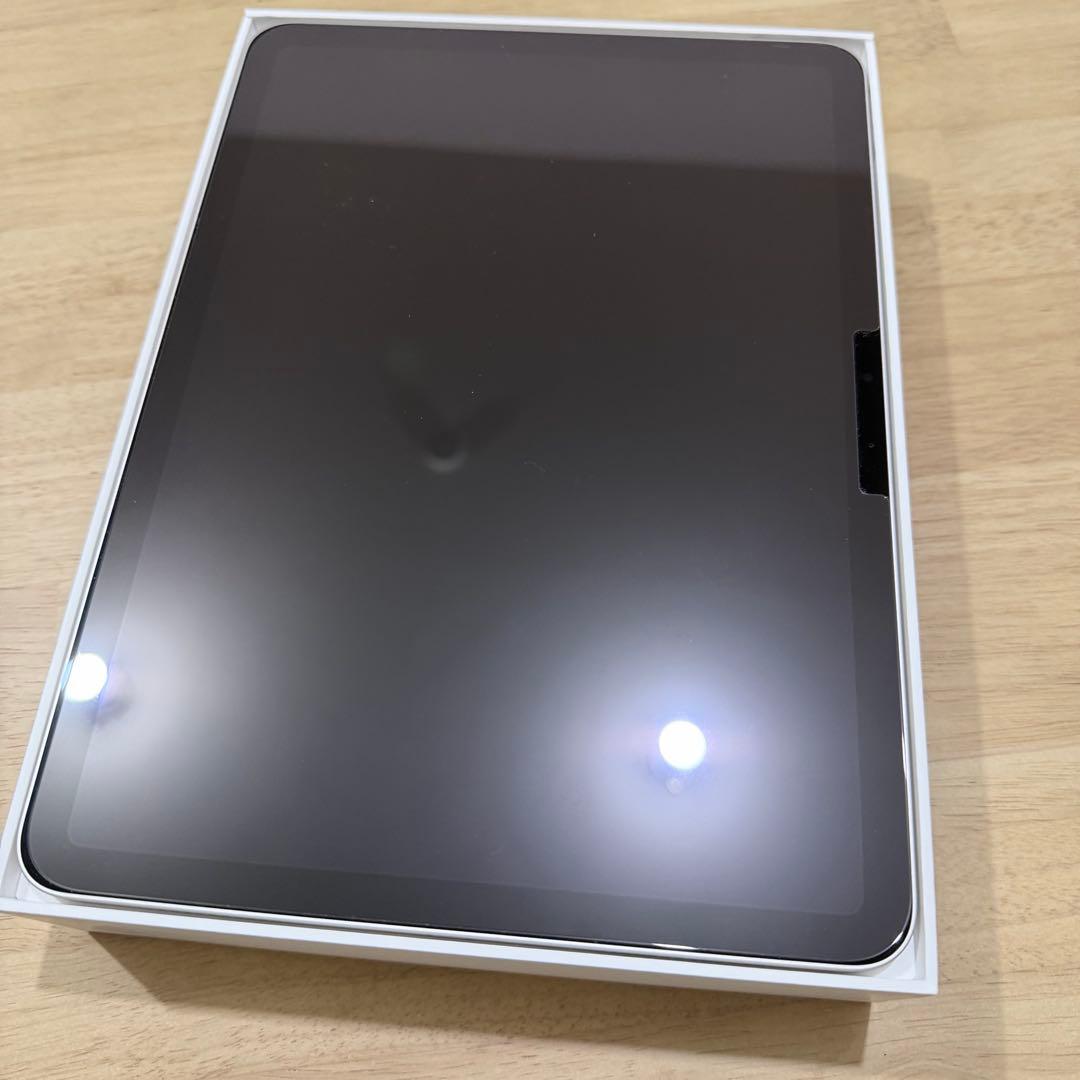 【美品】iPad Air 第7世代 Wi-Fiモデル 128GB スターライト