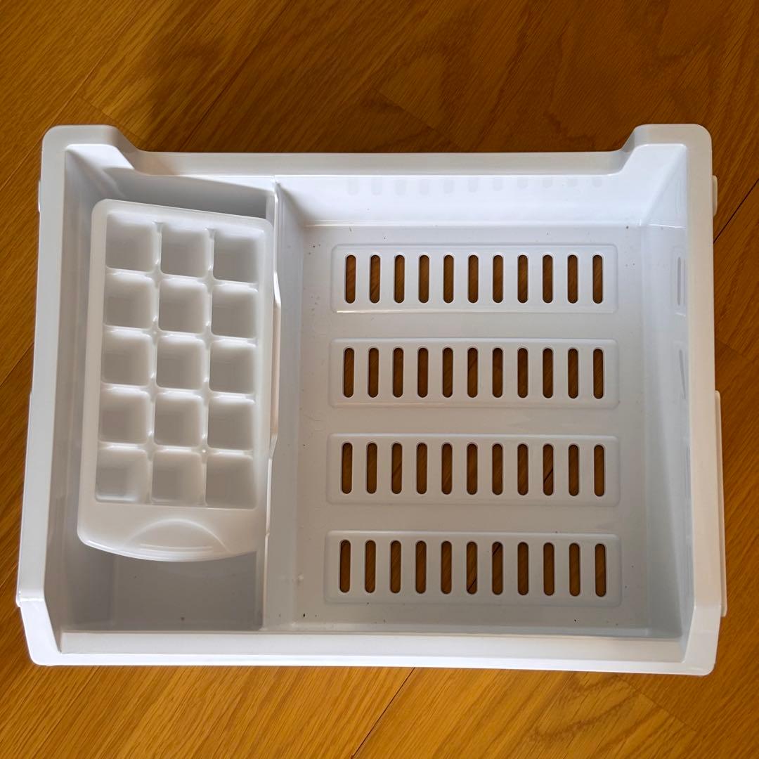 アクア冷凍冷蔵庫　126L　横縞模様低温フリーケース自動霜取り機能付き22年製