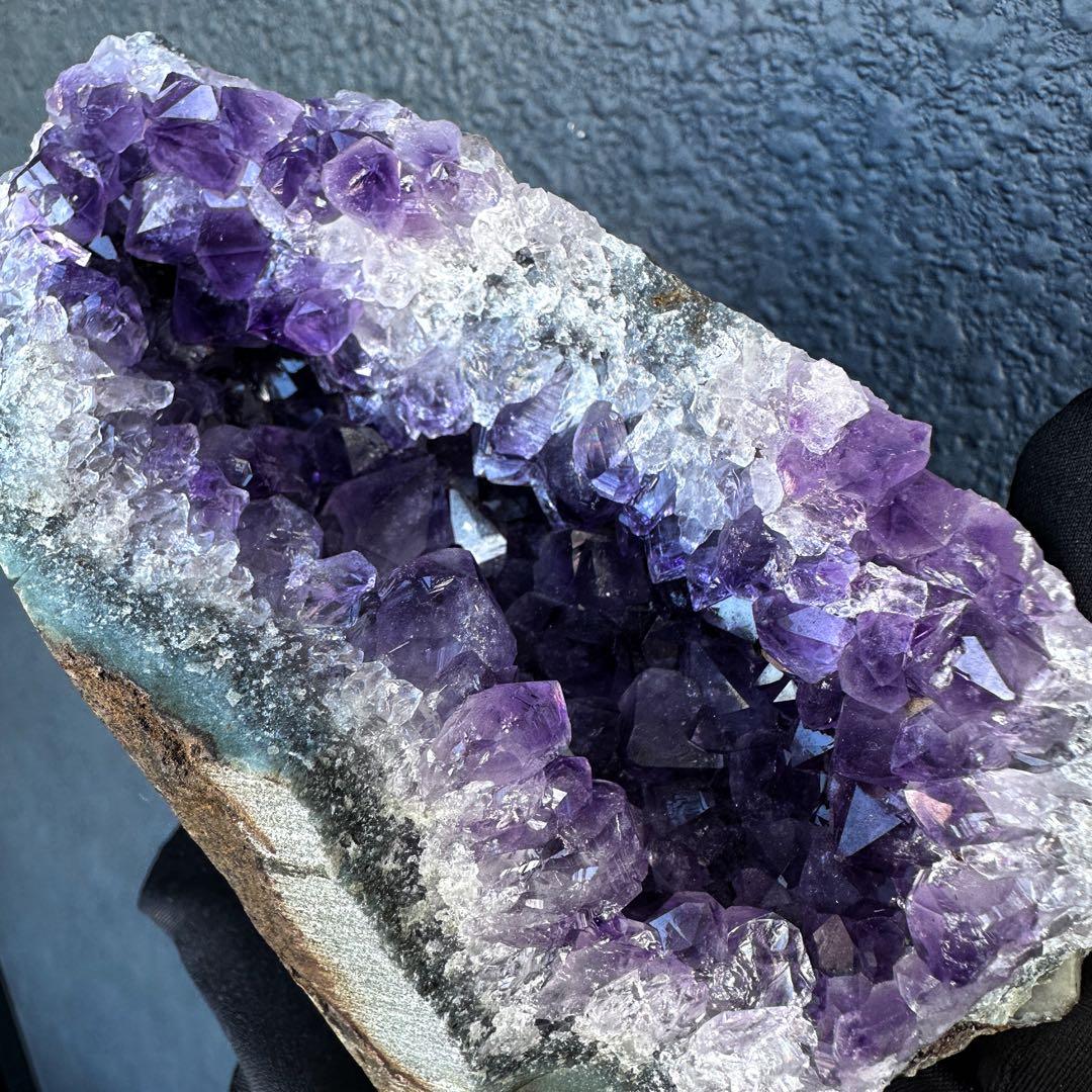値下げ❗️欠けあり❗️濃紫の煌めきウルグアイ産☆アメジストクラスターA1176