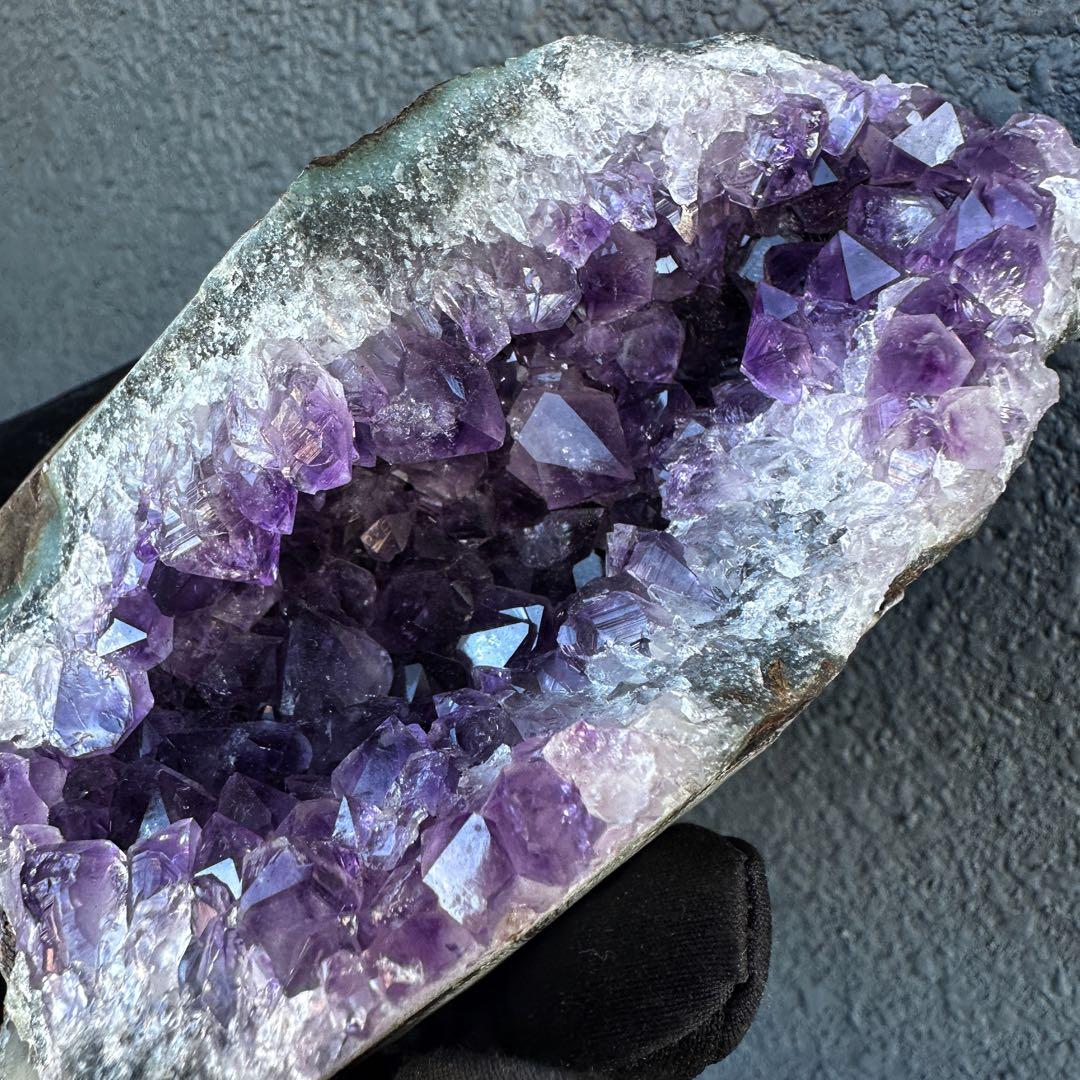 値下げ❗️欠けあり❗️濃紫の煌めきウルグアイ産☆アメジストクラスターA1176