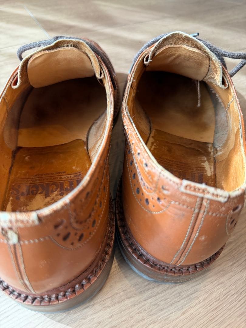 Trickers ブラウン レザー ウィングチップシューズ