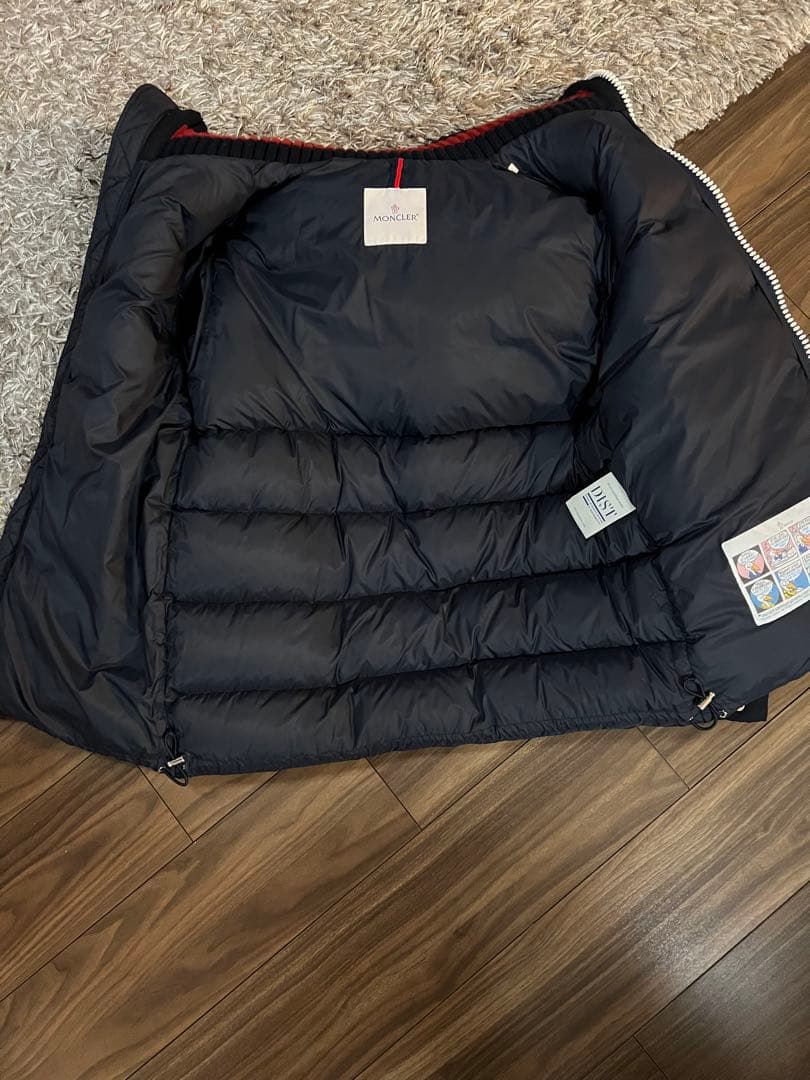 美品　MONCLER フード付きダウンジャケット ネイビー　サイズ2 L相当