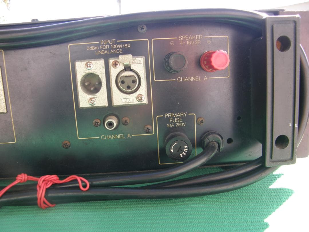 ヤマハ　アンプリファイヤーP2100ジャンク品の出品です❣