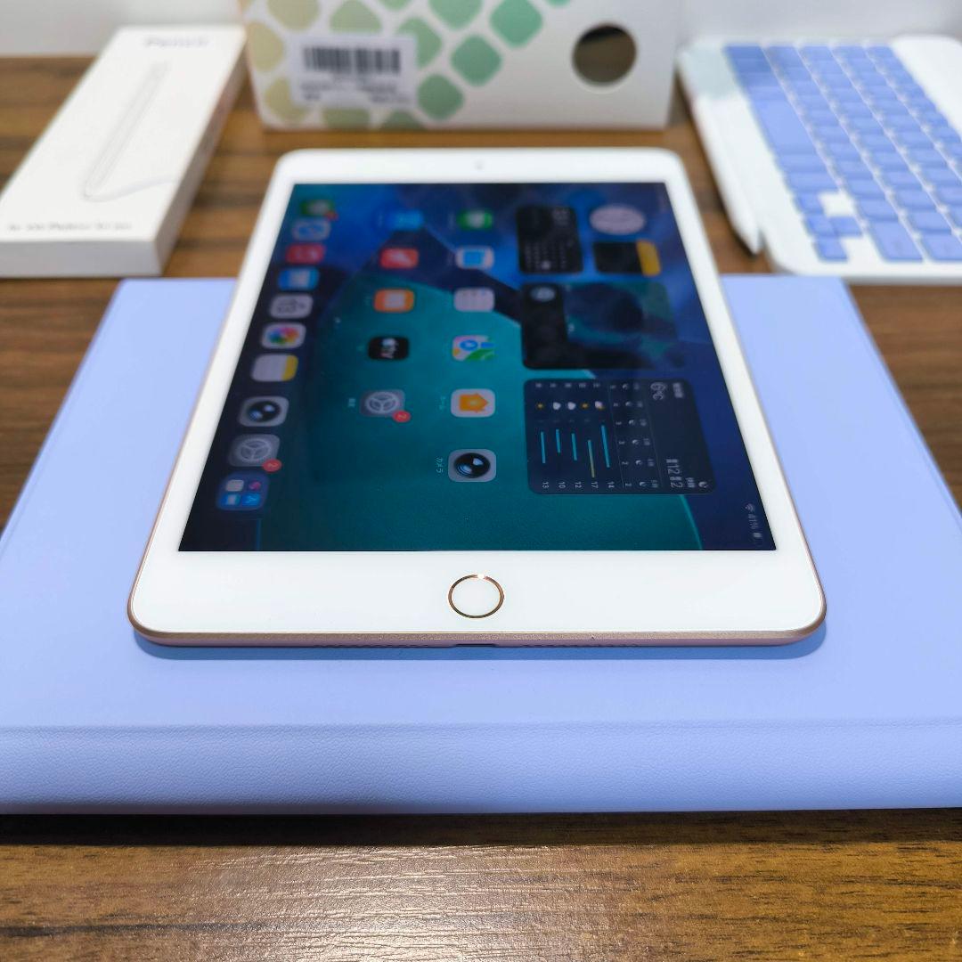 iPad Mini 5 Simフリー 256GB ケースとキーボード、タッチペン