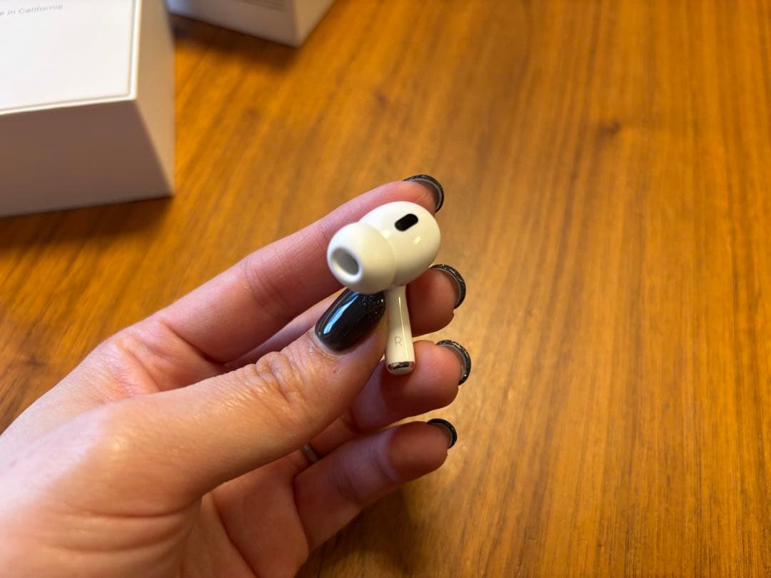 AirPods Pro 第二世代　USB-C シリコンケース付き