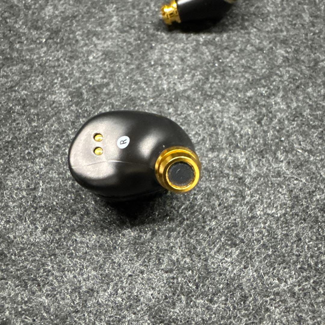 AVIOT TE-W1-PNK ピヤホン8（美品）中古フルワイヤレスイヤホン