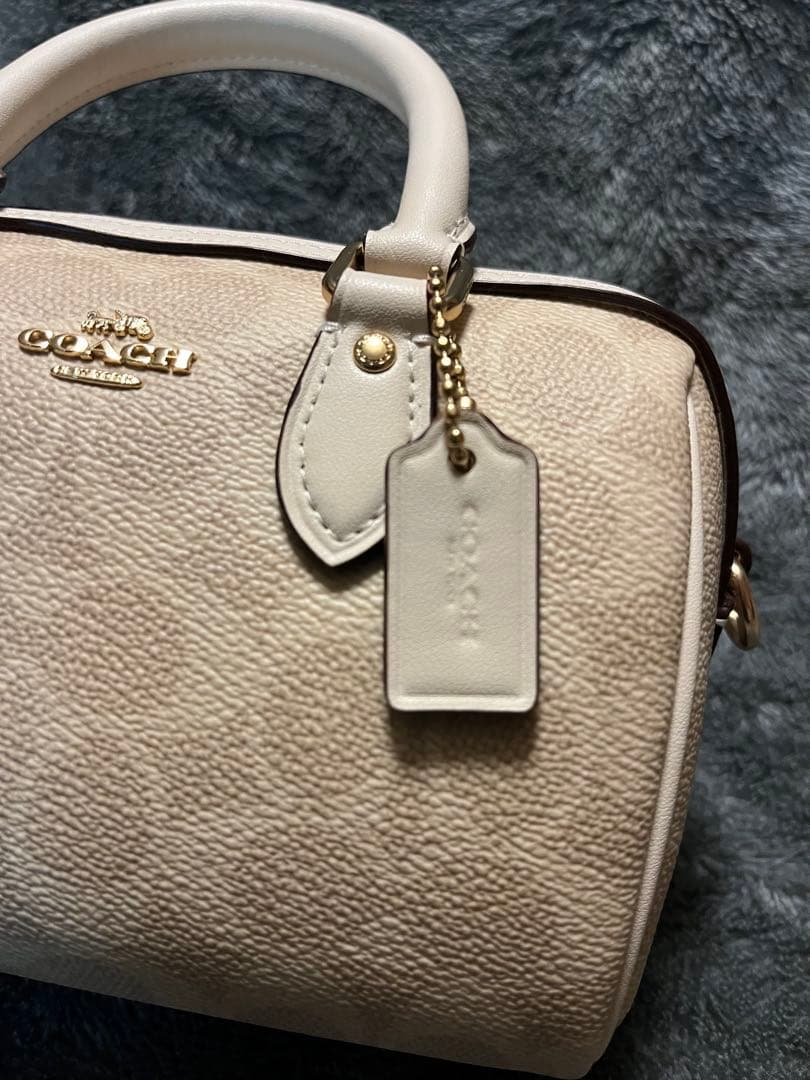 コーチ　ショルダーバッグ シグネチャー　キャンバス 未使用品　新品