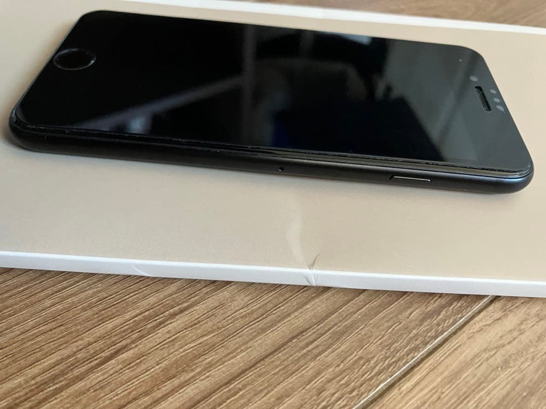 Apple iPhone SE2スペースグレー 本体