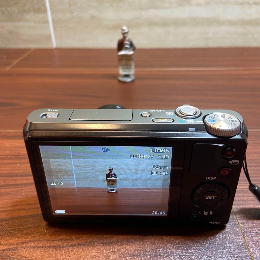 CASIO EXILIM EX-ZR700 デジカメ ほぼ新品 3817