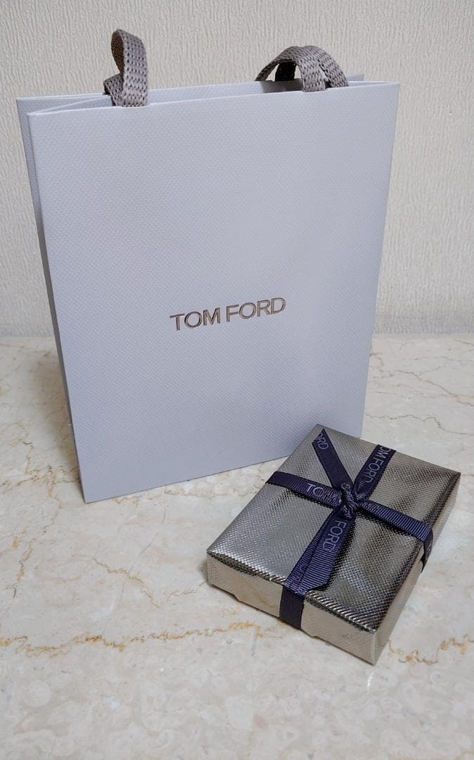 アイ カラークォード メタリック モーブ 01RW