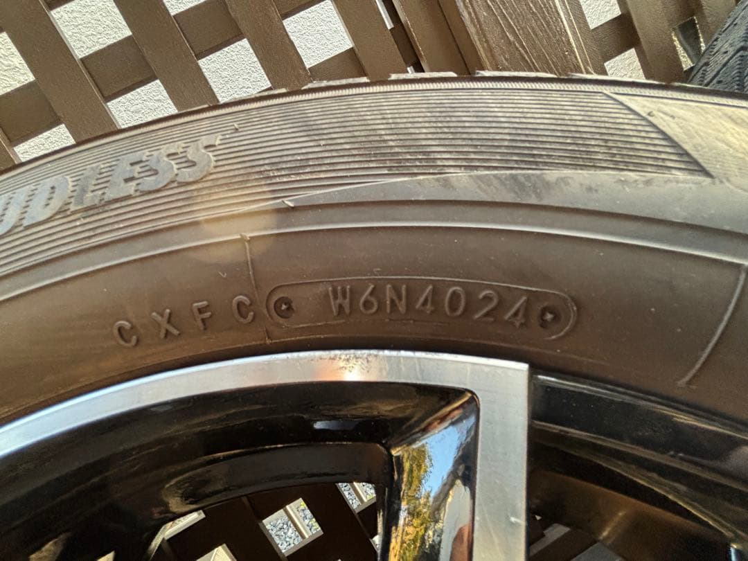 プジョー3008 スタッドレスタイヤセット　225/60 R17 2024年製