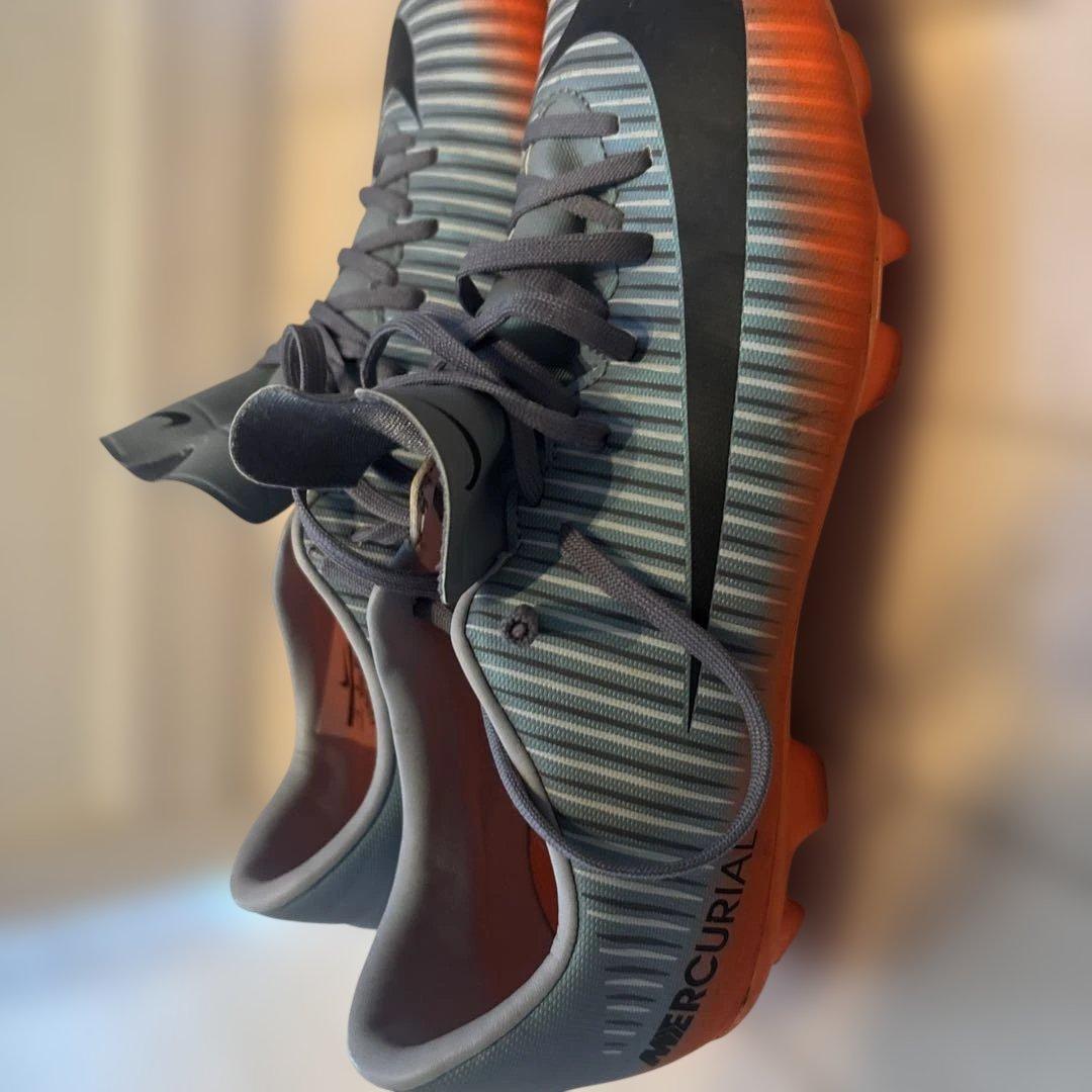 • ナイキ スパイク