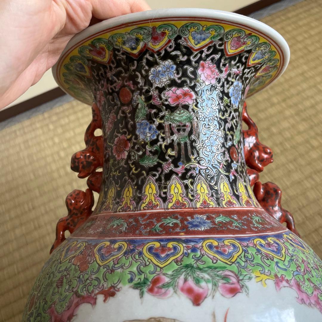 中国色絵花瓶　高さ約35cm