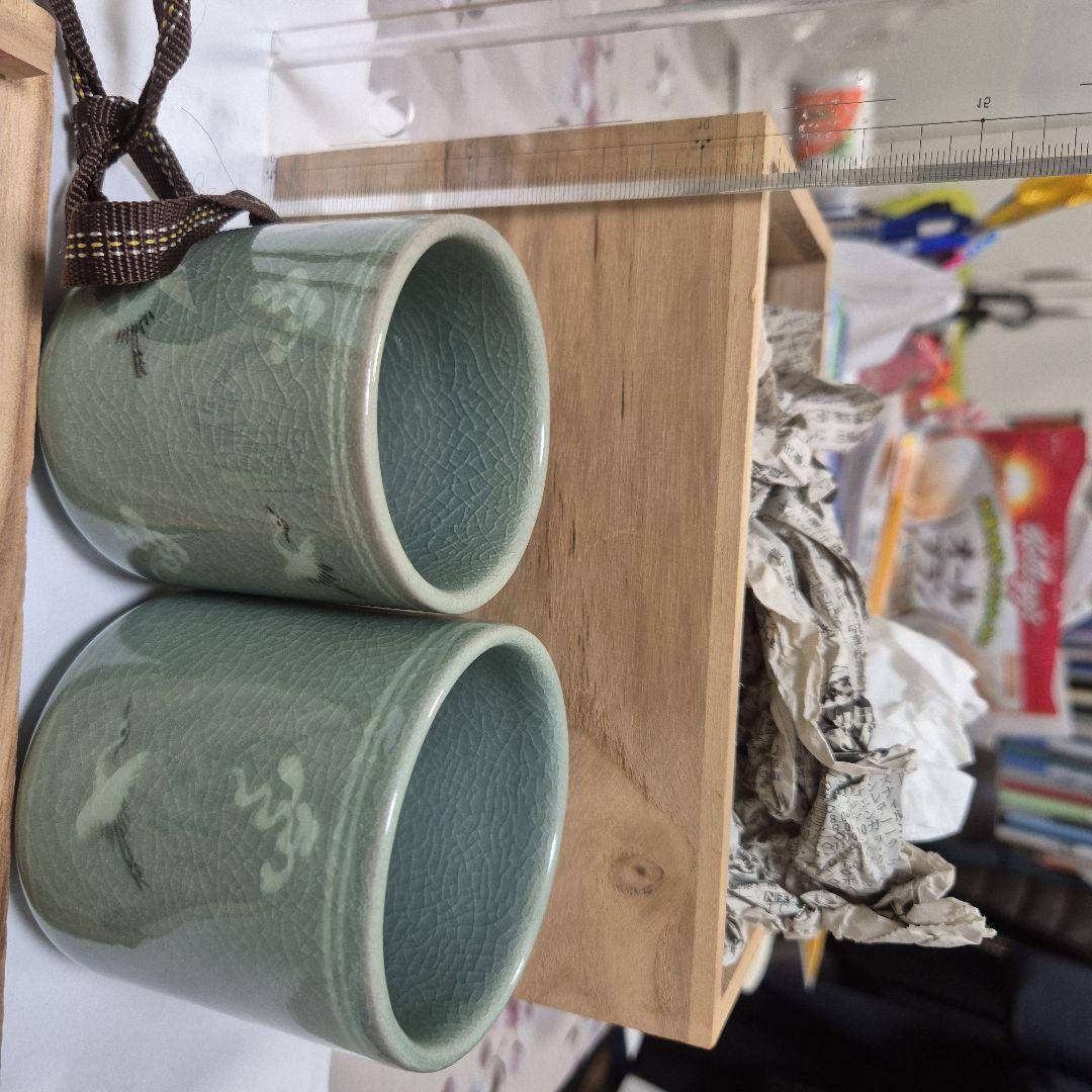 高麗青磁 柳海剛（柳根瀅）夫婦湯呑 共箱入り 雲鶴文