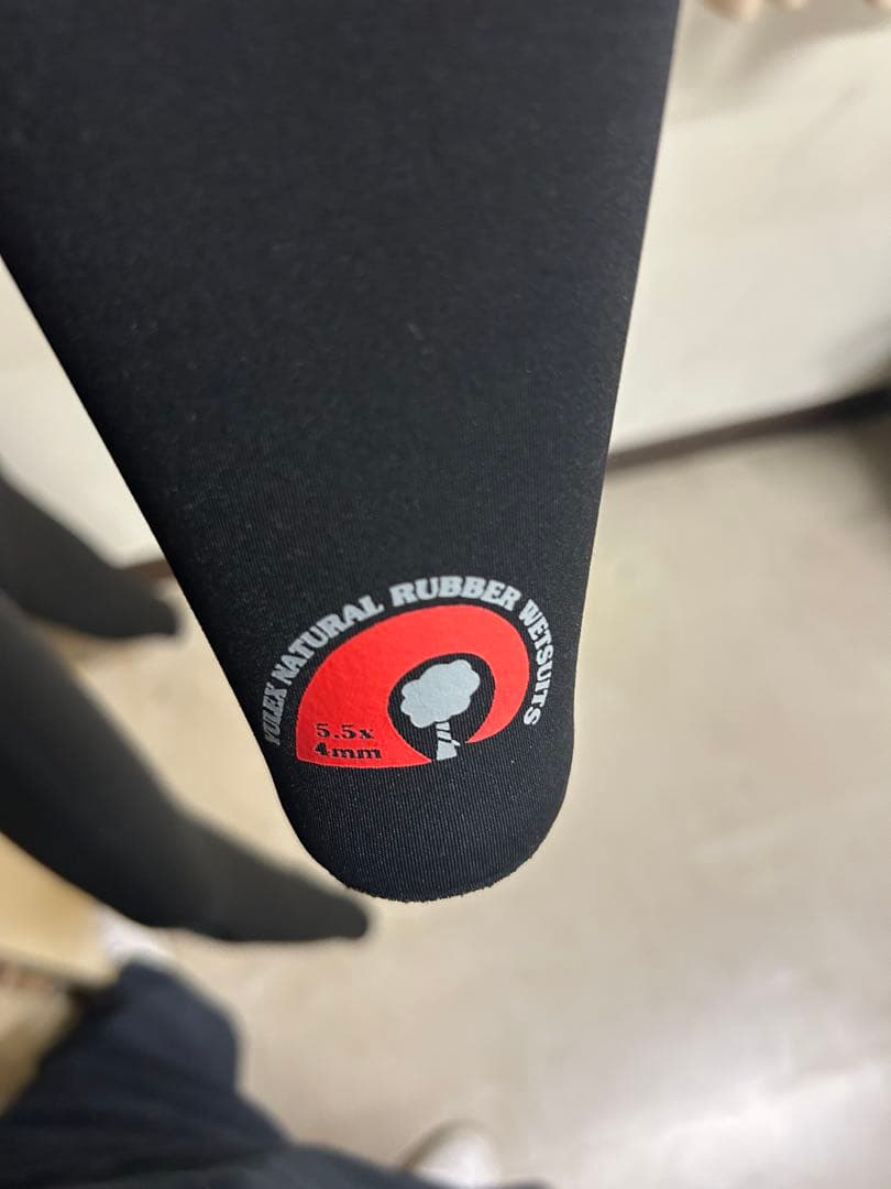 R4 ユーレックス・レギュレーター・フロントジップ・フーデッド・フルスーツM