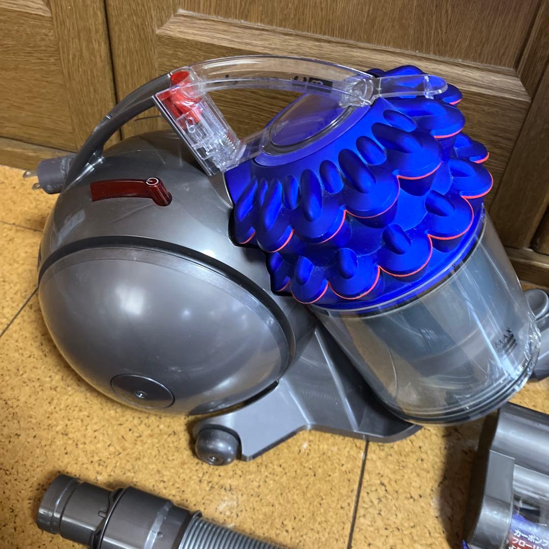 Dyson DC63 キャニスター掃除機 本体　布団掃除ツール　隙間ノズル