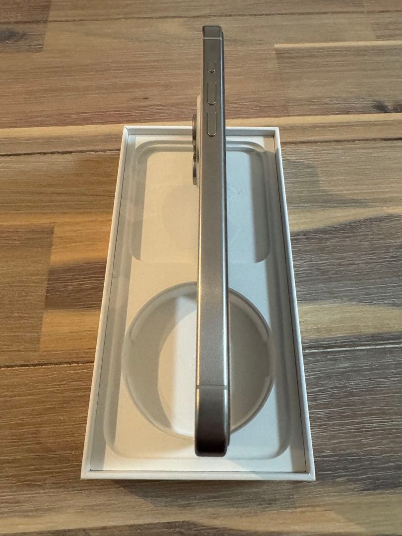 アメリカ版 iPhone 15 Pro MAX 256GB ホワイトチタニウム