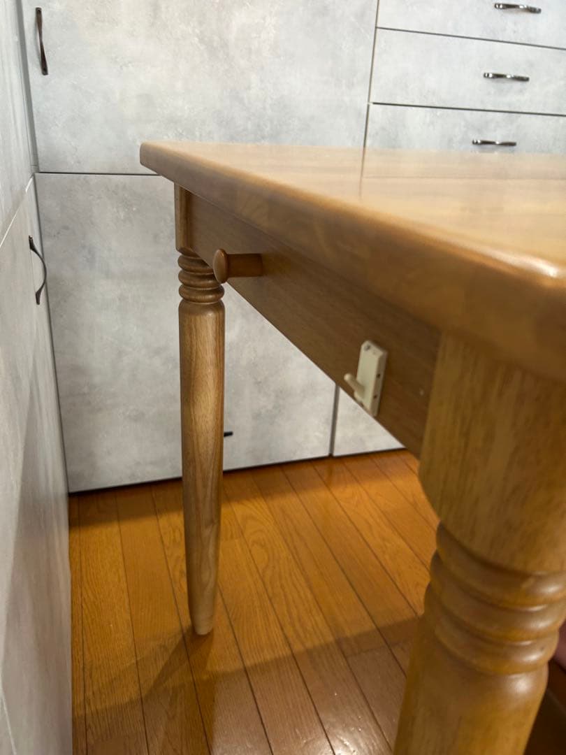 ①カリモク製　机　★①②③の3点セット販売で5万円（送料別、引き取り対応可）