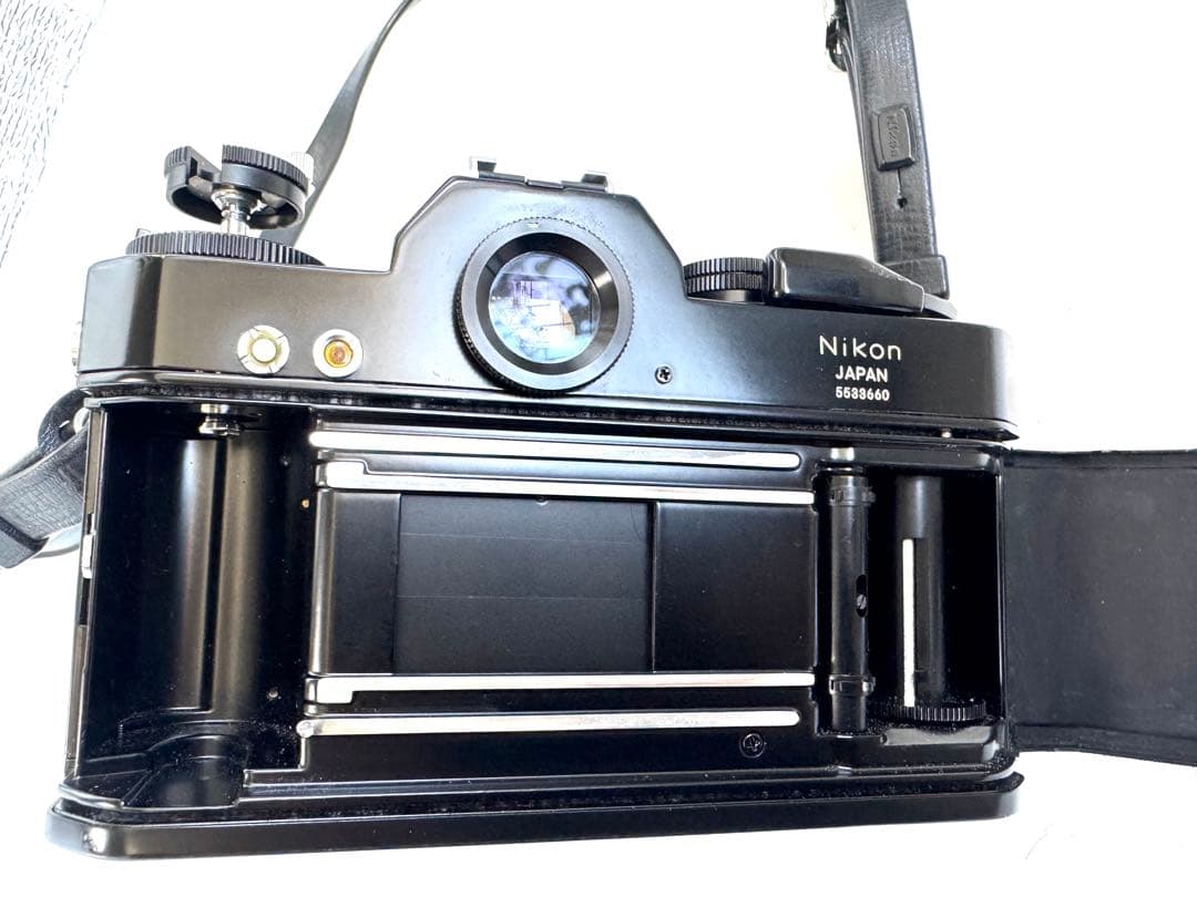 ニコンNikomat ELブラックフィルムカメラ