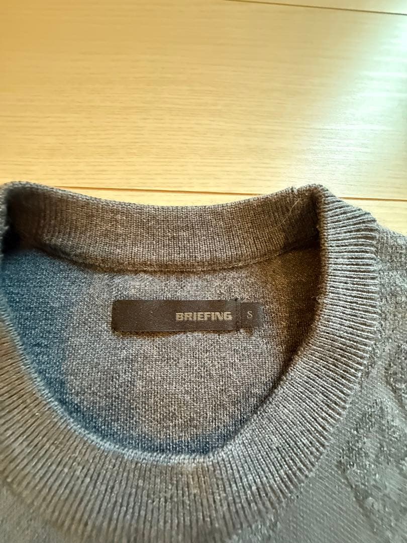 ブリーフィング　クルーネックニット　チャコール