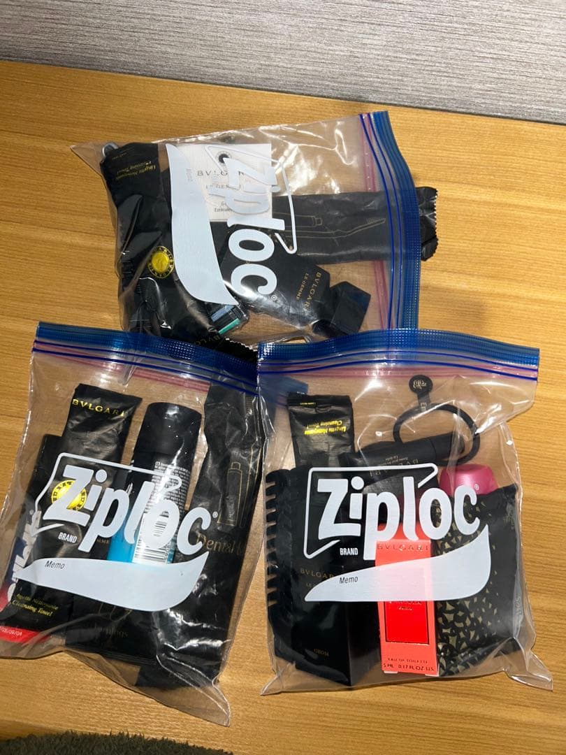 Emirates航空 ファーストクラス トラベルセットBVLGARI 香水3個付