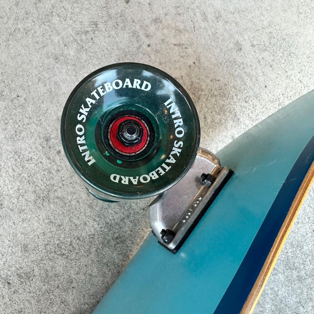 INTRO スケートボード　新品　サーフスケート　サーフィン練習用に最適