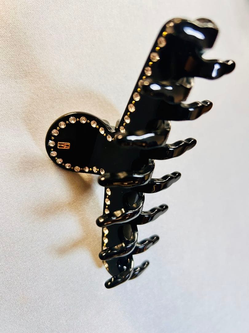 アレクサンドルドゥ パリ ヴァンドームコレクション 黒 Mクリップ ストーン付き