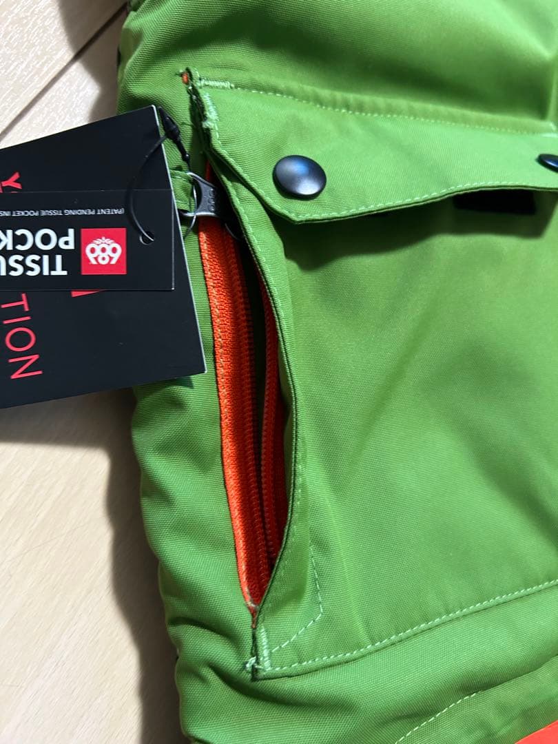 新品　686 子ども用 スノーボードウェア