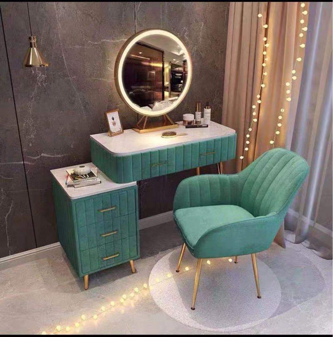 オシャレドレッサー　ホワイト　引き出し2杯LEDミラー　椅子　棚4点セット