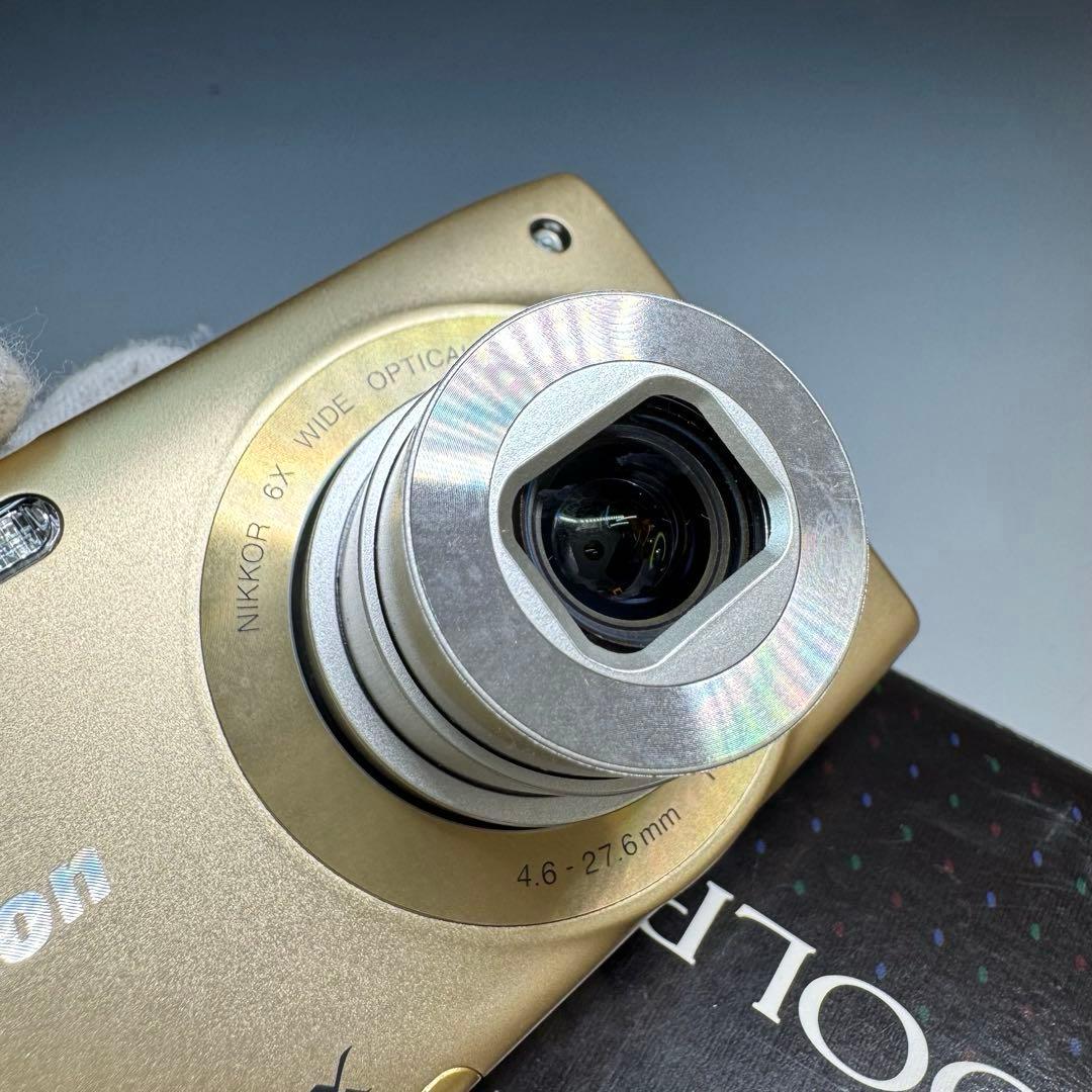 美品 Nikon COOLPIX S3300 コンパクトデジタルカメラ ゴールド