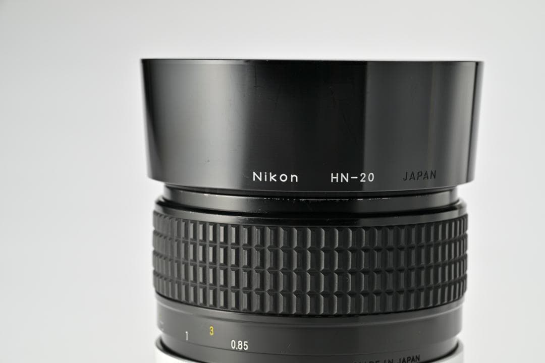 Nikon ニコン Ai-s NIKKOR 85mm F1.4 フード付き