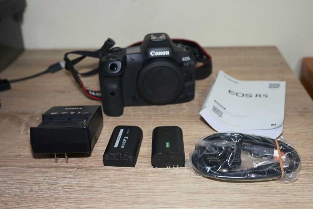 Canon EOS R5 本体 純正予備バッテリー付き 箱無し