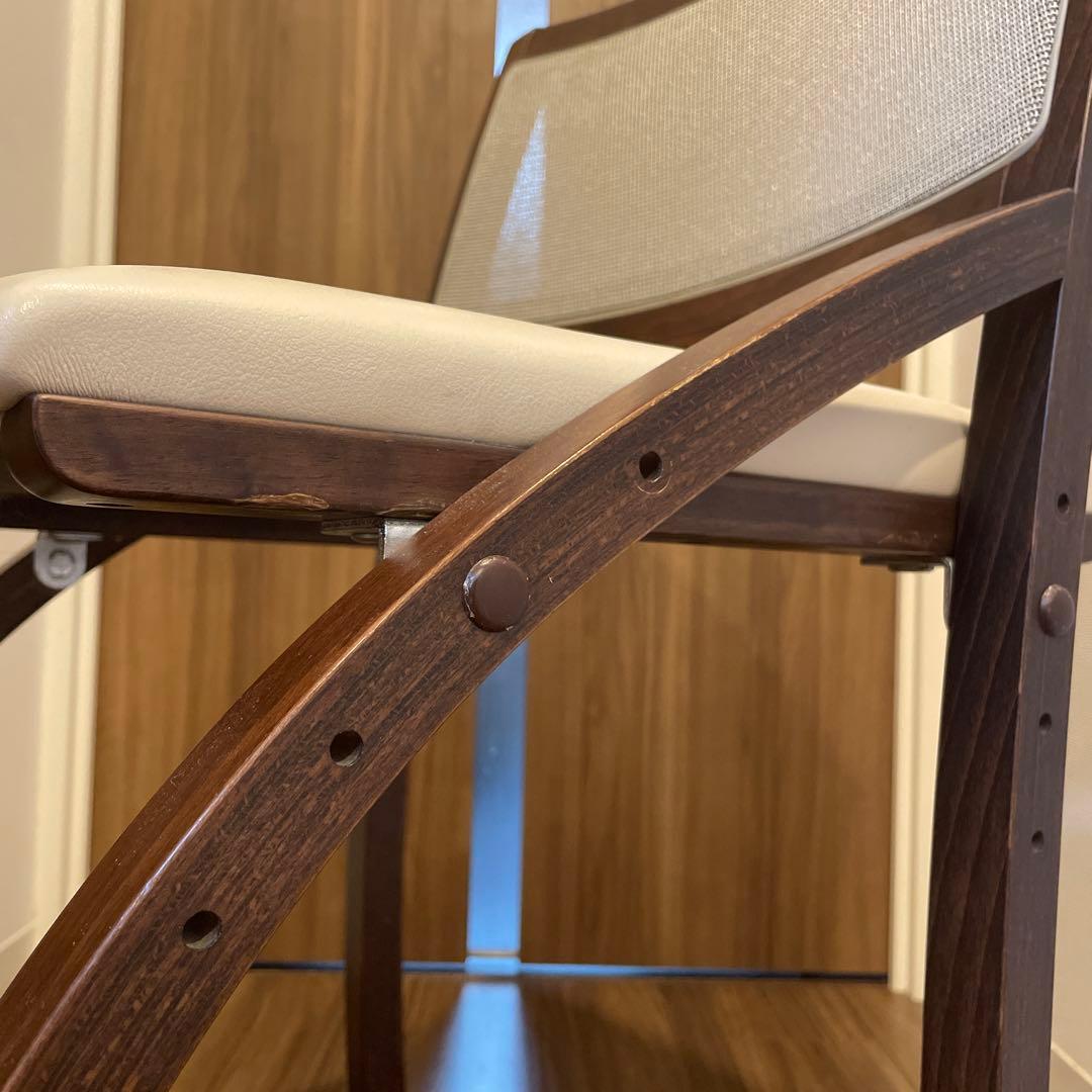 カリモク　学習椅子　クレシェ　XT2401