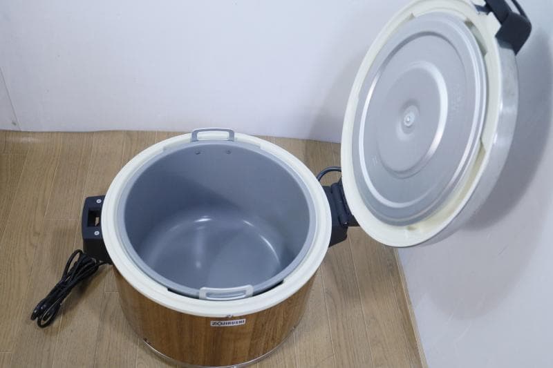 ◆象印業務用電子ジャー（保温専用）THA-C60A 3升3合 木目調 ②