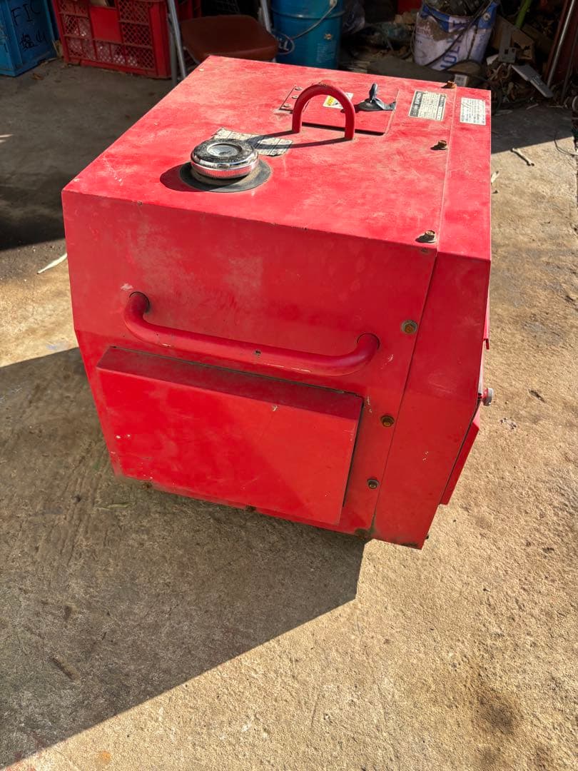 新ダイワエンジン溶接機EW140M。動作未確認。