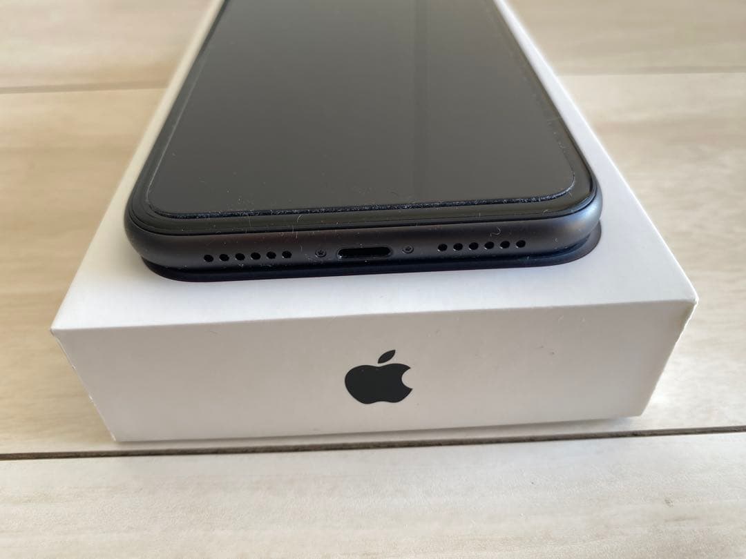 iPhone11 ほぼ未使用品 訳あり ジャンク品 リンゴループ SIMフリー