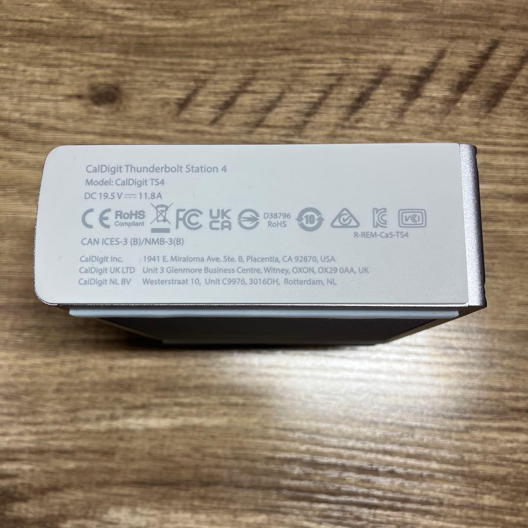 【動作保証・箱付き】CalDigit TS4