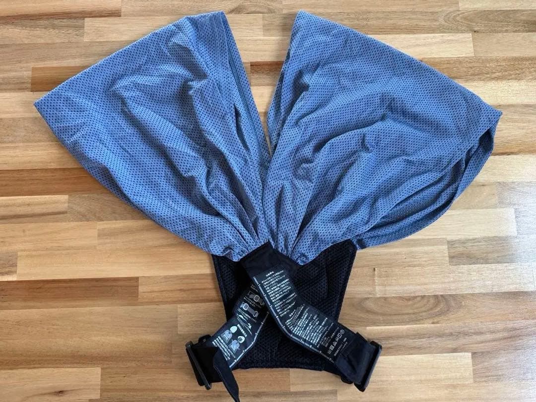 ベビービョルンハーモニー抱っこ紐とスモルビ抱っこ紐