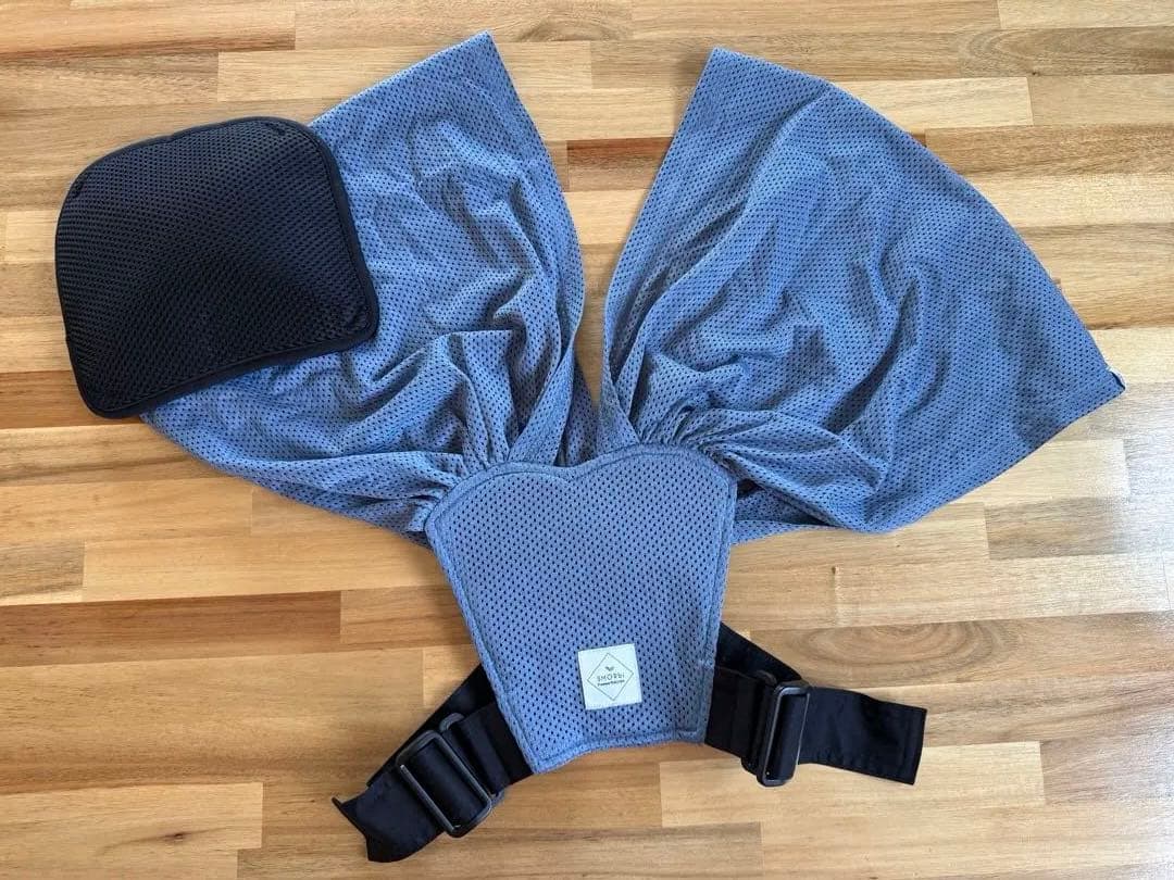 ベビービョルンハーモニー抱っこ紐とスモルビ抱っこ紐